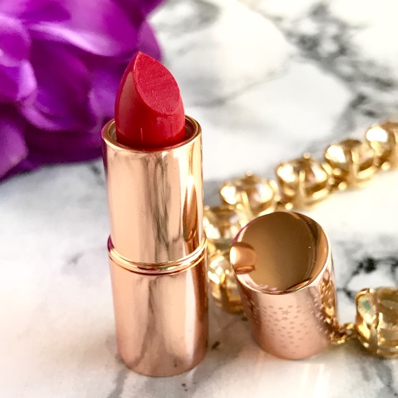 Charlotte Tilbury Other - 🆕 NEW💕 CT Hot Lips Lipstick in Carina’s Love